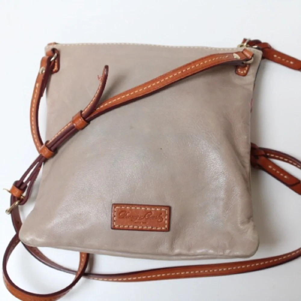 Dooney & Bourke north south cross body bag Genuine leather